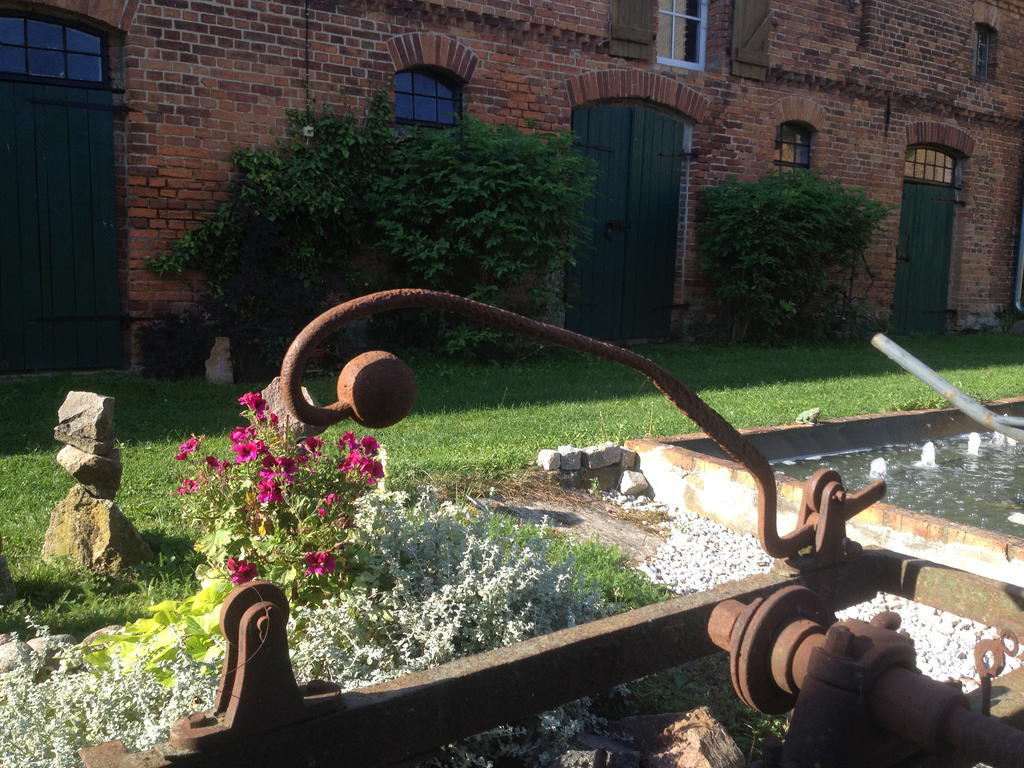 Pension Kunsthof Dahrenstedt ภายนอก รูปภาพ